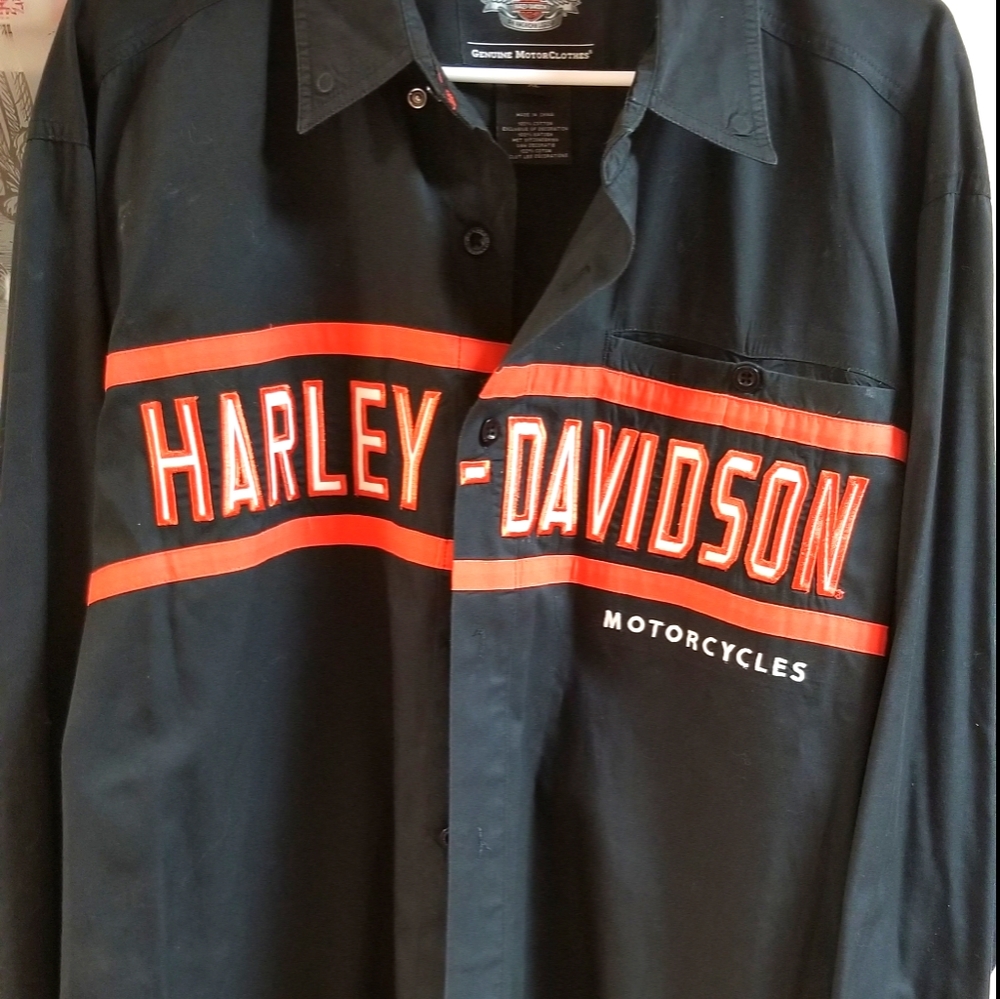 Men's long sleeved Harley Davidson shirt